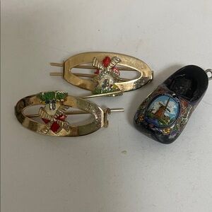 Source Unknown Gold-Tone Enamel Hair Clips with Red & Green Accents